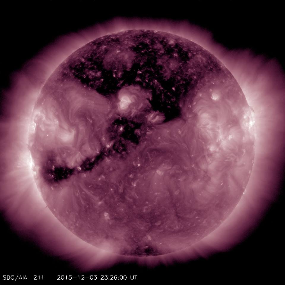 CME_12-03_232600UT_SDO-AIA_211