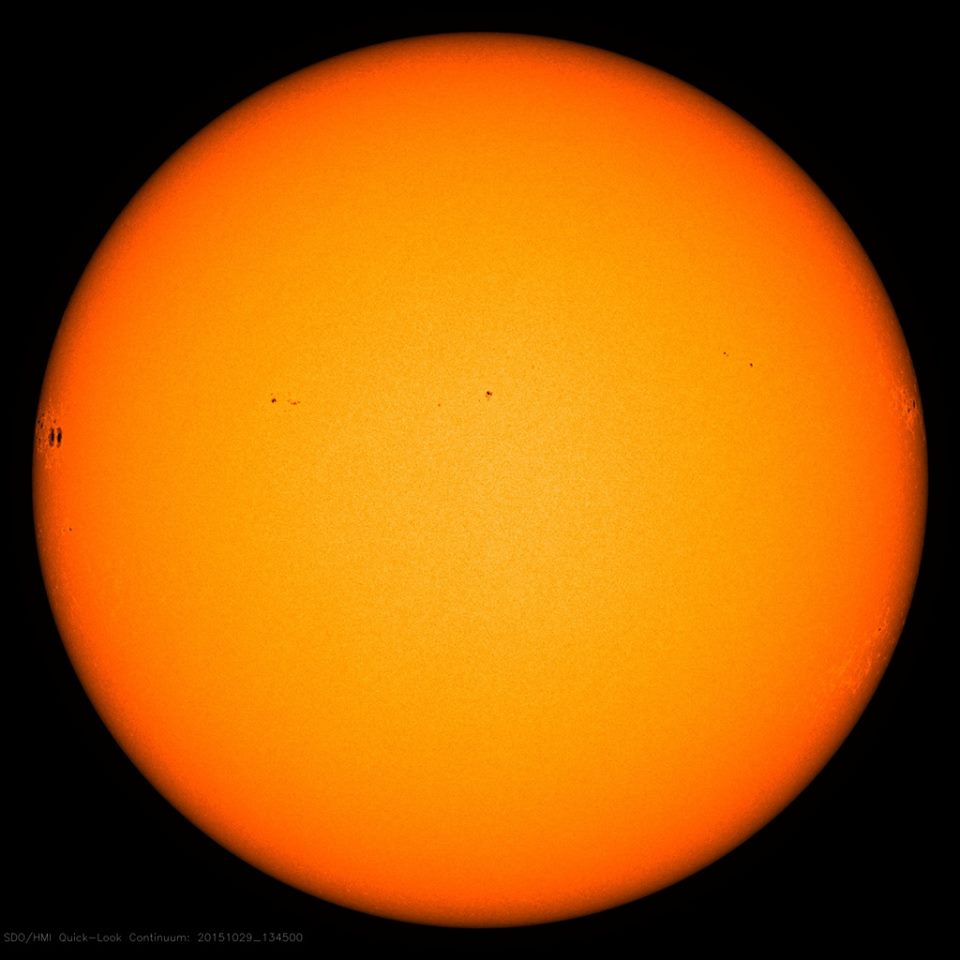 Sunspot2443RotatesEarthFacing_S1RadiationStorm_20151029_134500