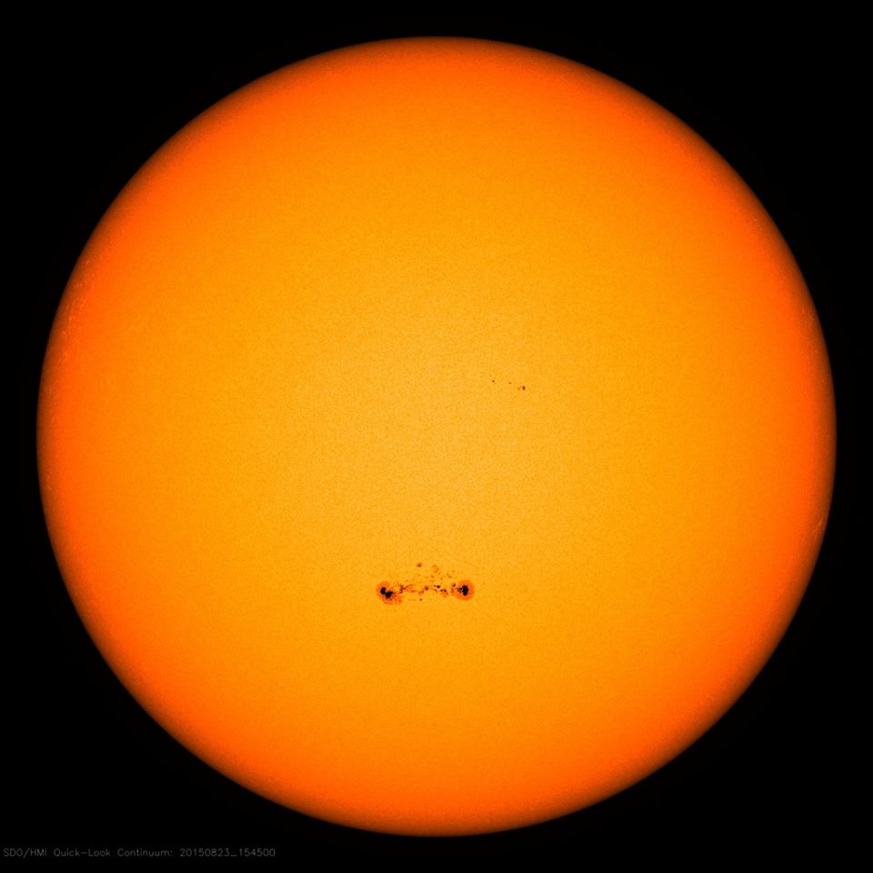 Sunspot_2403_20150823_154500_SDO-HMI_QuickLookContiniim.jpg