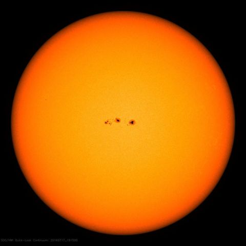 SunSpot-Large2565+2567DirectlyEarthFacing_SDO-HMI_20160717_191500