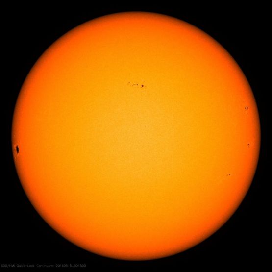 SunSpot_20160515_001500_5SunspotsAtOnceInMinimum