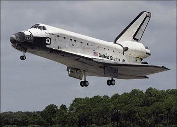 2012-09-16_SpaceShuttleEndeavorLanding