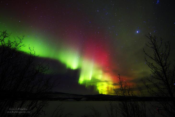 Aurora_2012-11-12_YukonCanada_byJosephBradley