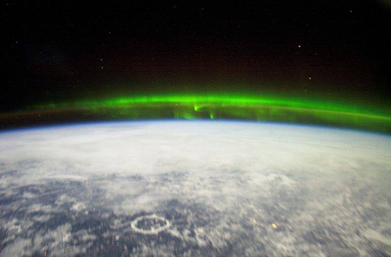 Aurora_2013-05-28_fromSpace+HolePunchCloud