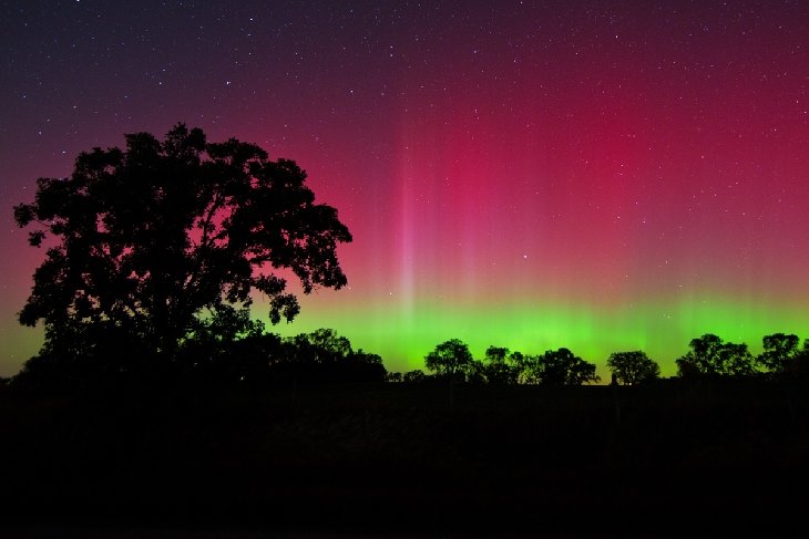 Aurora_2013-10-01_Red+Green,Whitewater,Wisconsin,byScottWeberpal