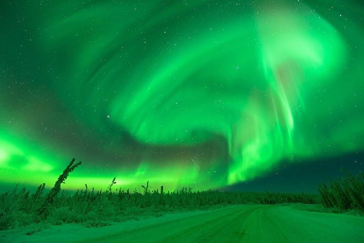 Aurora_2013-11-12_WhirlwindSwirl_Alaska_BenHattenbach